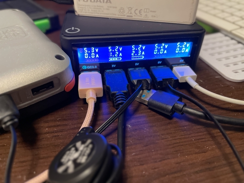 iNepo電流表示付きUSB充電器