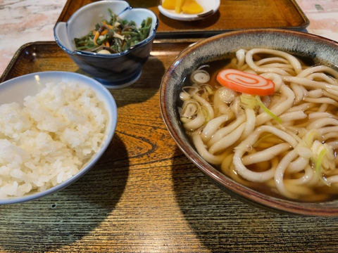 味平のうどん定食もちもち感がたまらない