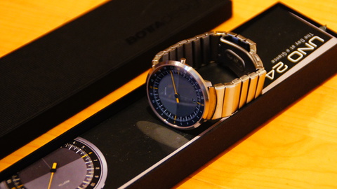 ボッタデザインUNO24ワンハンドウォッチ