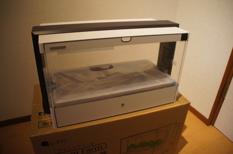 アクリルなので傷に注意