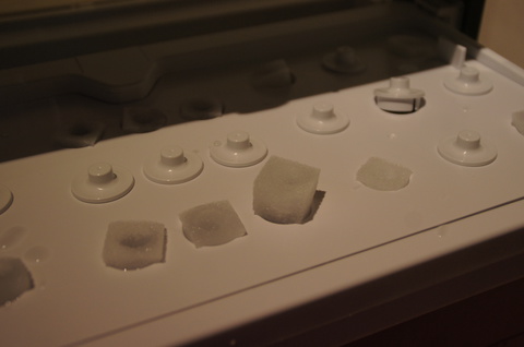 スポンジ穴底がギリギリ水面になる程度に調整