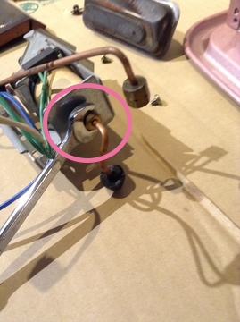 灯油戻しパイプを取り外す