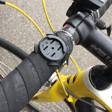 ためしに手持ちのGarminマウントにつくか試してみる
