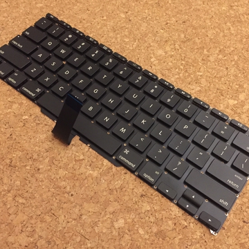 安価な交換用キーボード(バックライトなし)