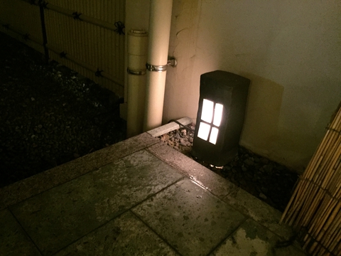 外は庭園