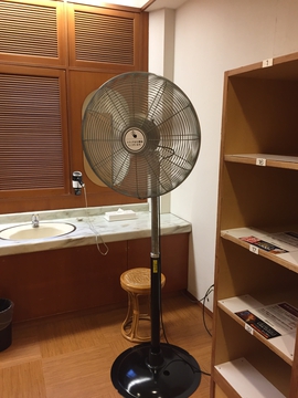 湯上がりに巨大扇風機。最高！
