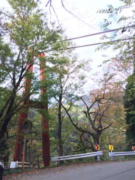 真っ赤な吊り橋が目印の我谷登山口