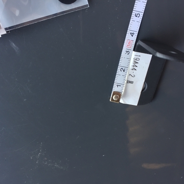 留め金の穴との巾は2．5cmでピッタリ