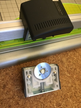 カッターが見える