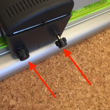 ホルダーを裁断機に装着