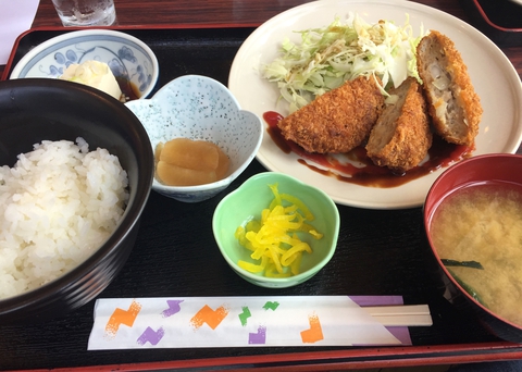 あんず乃森のメンチカツランチ