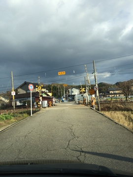 先ほどの碑の横の道をひたすら進む