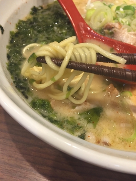 味噌とんこつの面は中太