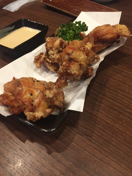 唐揚げはソースが3種から選べる