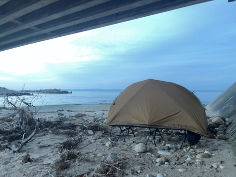 NatureHikeCanyonWindHikeこんな岩ごろごろの地形でも設営可能