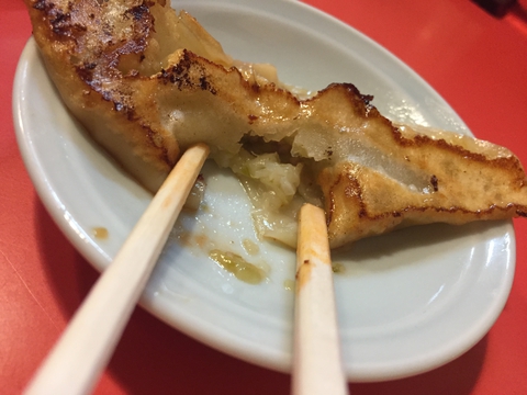 モチっとした皮をあけるとニラの良い香り