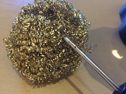 金属タイプのハンダクリーナーは超オススメ