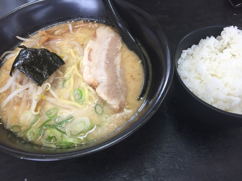 ラーメンふくひさ！！こってりラーメンにライス