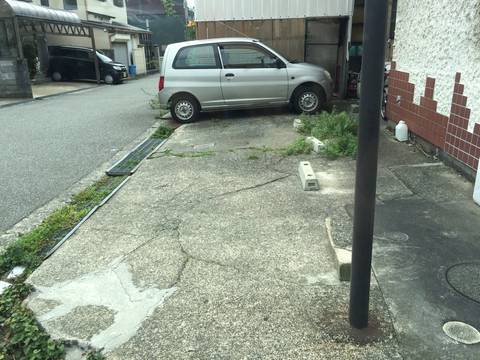 駐車場は0.6台分！？