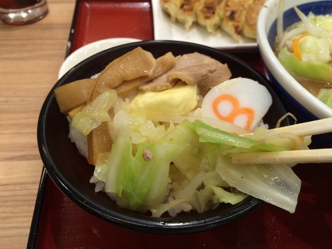 バターと野菜をのせる