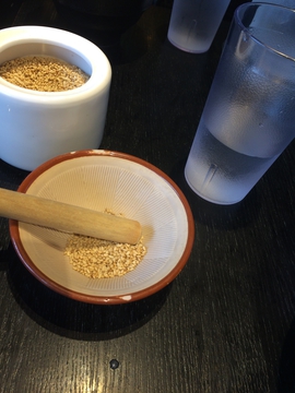 ゴマは自分ですって楽しめる