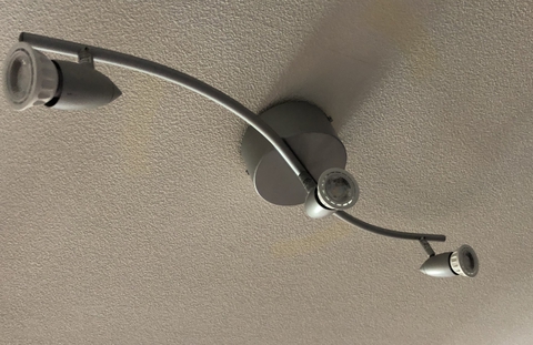 ほたるスイッチにLED電球をつけたらおかしくなる