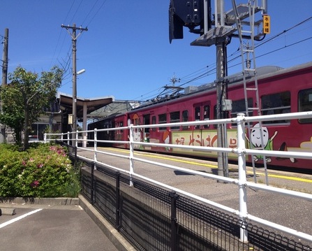 スタート地点本津幡駅。駐車場もあり