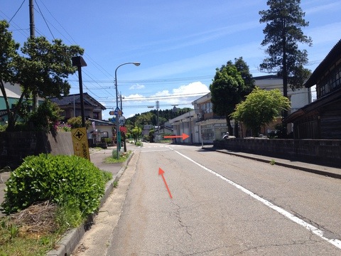 県道218号線へ右折しトンネルへ