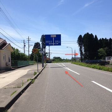 突き当たりを右、線路を超えてすぐに右で帰還