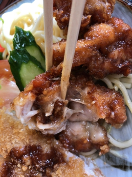 やわらかいもも肉に甘だれがたまらない