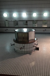 シンボルの六角ミラー