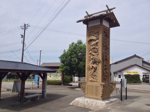 井波は木彫りの里