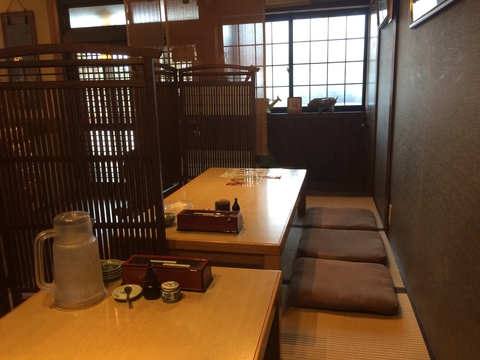 おばあちゃんの家の様な店内の様子