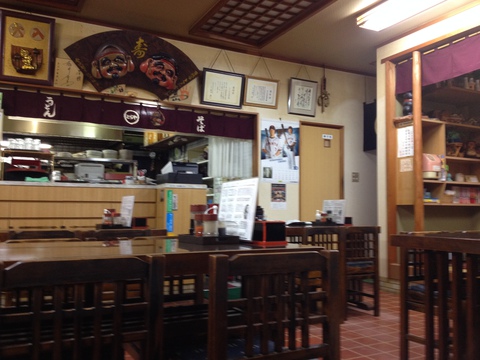 明るい雰囲気の店内