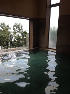 内風呂も景色よし