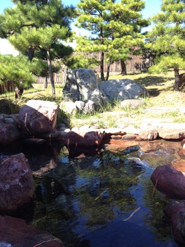 アツめの赤岩風呂あり