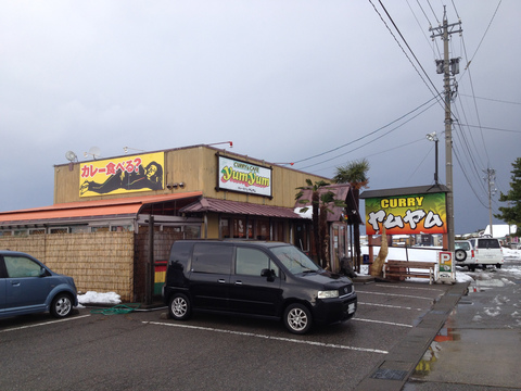 目立つ店構え
