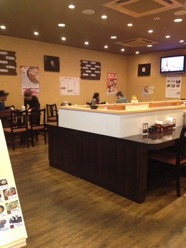 店内の様子。食券で
