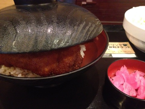 蓋が浮くボリューム感