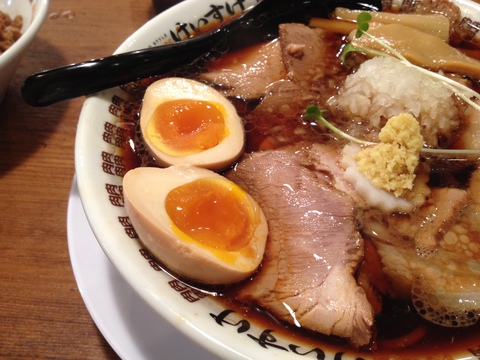 1番人気肉そば醤油味玉のせ