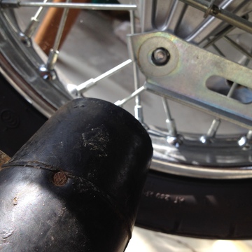 ゴムハンマーで軽く叩くと抜ける