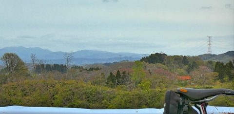 北側の宝達山が見えてきた