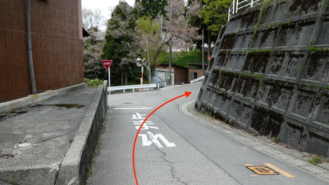 松根町を抜けてさらに右で国道359号方向
