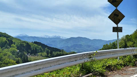 この峠道からの大門山(加賀富士)はとても美しい
