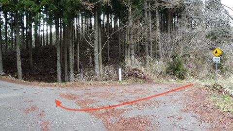 ここを右折(反対に行くと獅子吼高原)