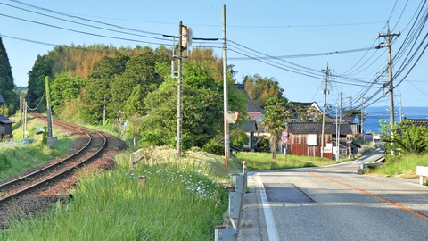 のと鉄道と海がみえた！