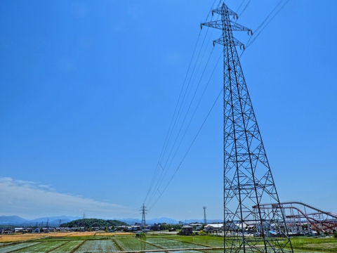松任久常線25番の向こうに和田山が見えるその横が久常変電所