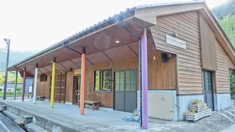 本当に駅のようなサイクルステーション白山下駅