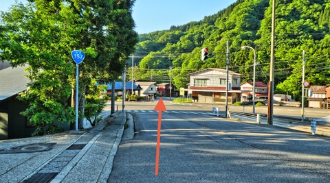 瀬戸野交差点に戻ってきた。真っ直ぐでキャニオンロードを戻る