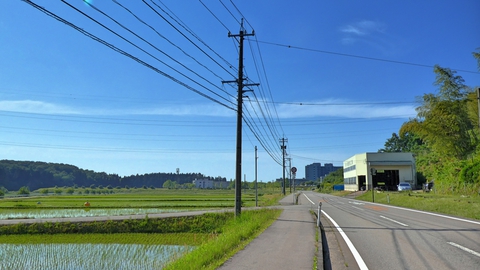 奥に北陸先端大学が見える